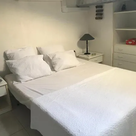 Mini Pour 4 A 300m De La Avec Piscine Hébergement de vacances